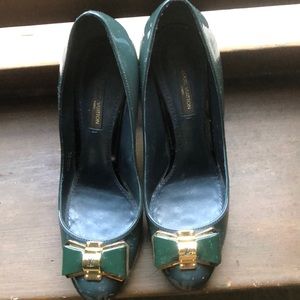 Louis Vuitton like new pumps